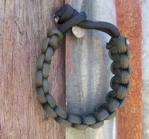 Army Green and Black Survival Bracelet Gift for Sports Fan Husband Father's Day Son Daughter Boyfriend Outdoor Adventurer