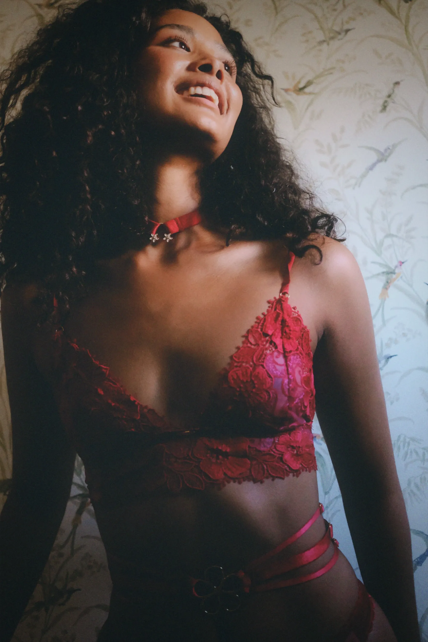 Daisy Choker Red