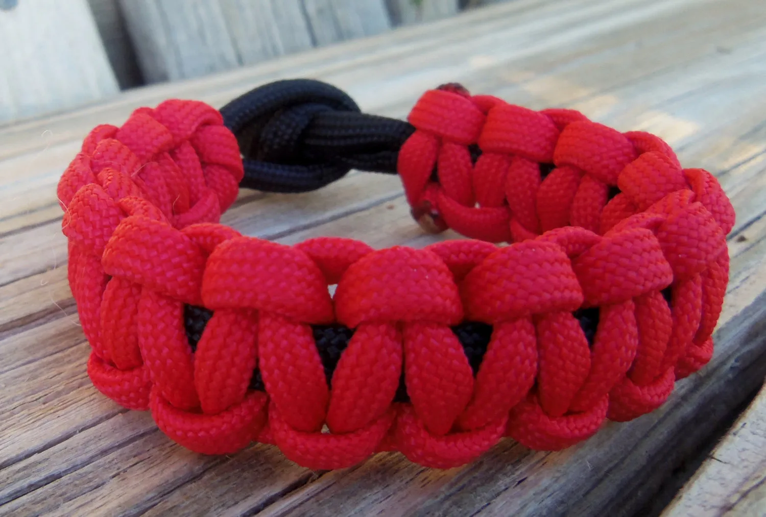 Red and Black Handmade 550 Paracord Bracelet Survival Item Boyfriend Sports Fan Birthday Father's Day Outdoor Adventurer