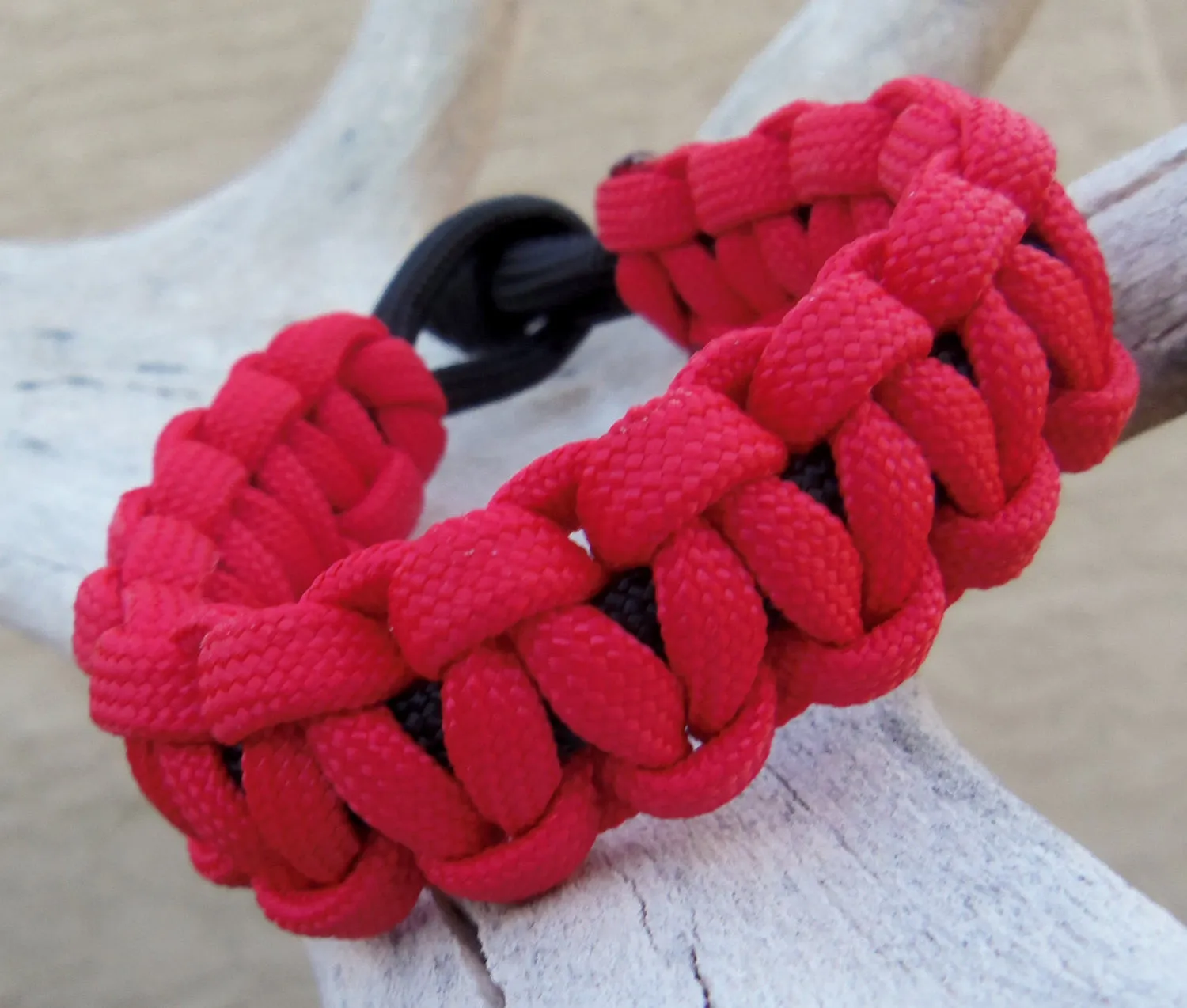 Red and Black Handmade 550 Paracord Bracelet Survival Item Boyfriend Sports Fan Birthday Father's Day Outdoor Adventurer